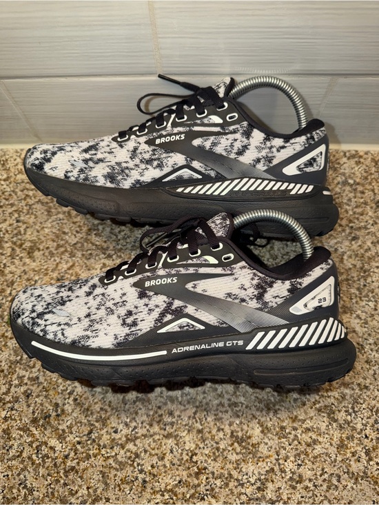 Brooks Adrenaline GTS Men’s Running Shoes - Black & Gray main image 7